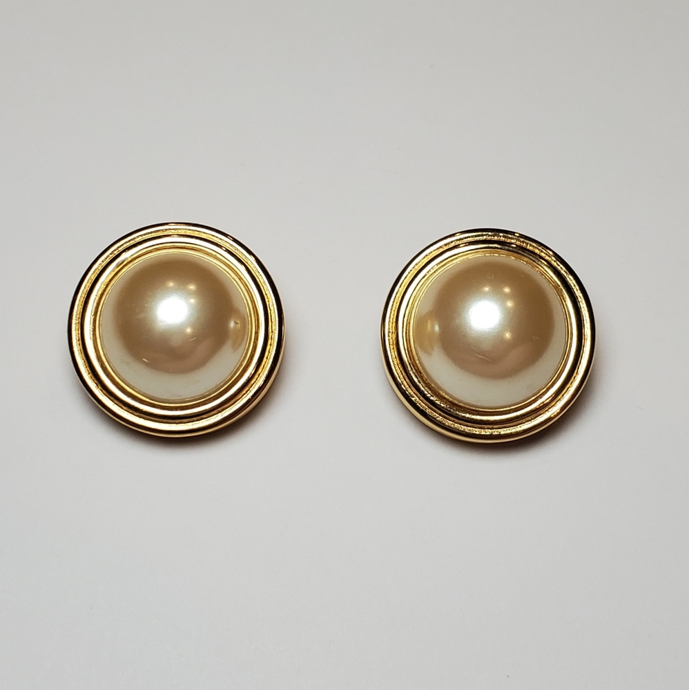 Richelieu Domed Pearl Clip-on Earrings